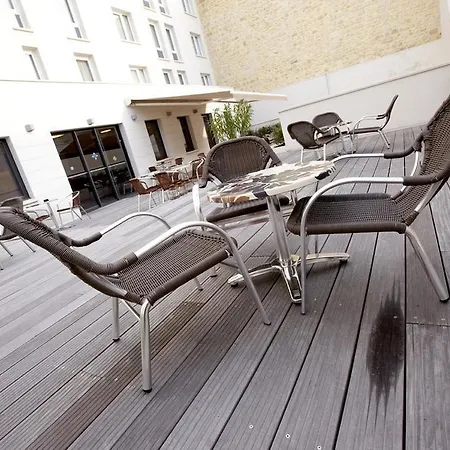 Campanile Centre - Gare Saint-jean 3*