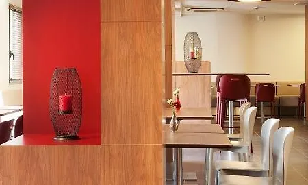 Ibis Styles Centre Gare ホテル 3*