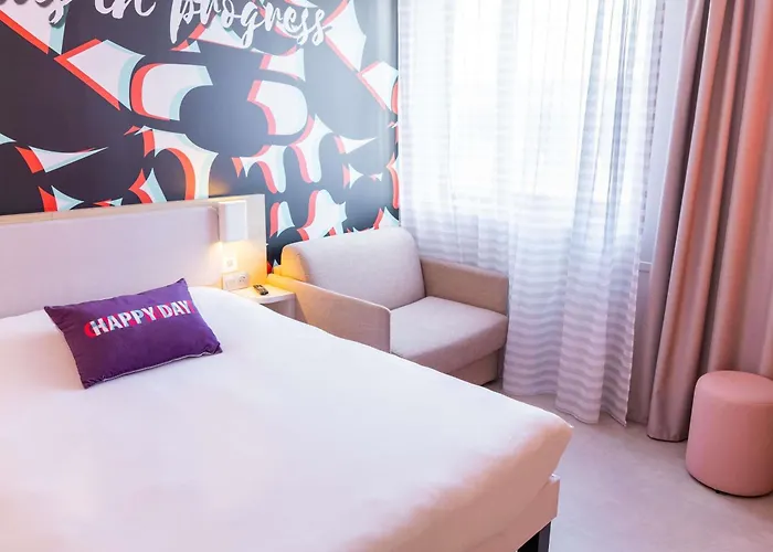 Ibis Styles Centre Gare מלון 3*